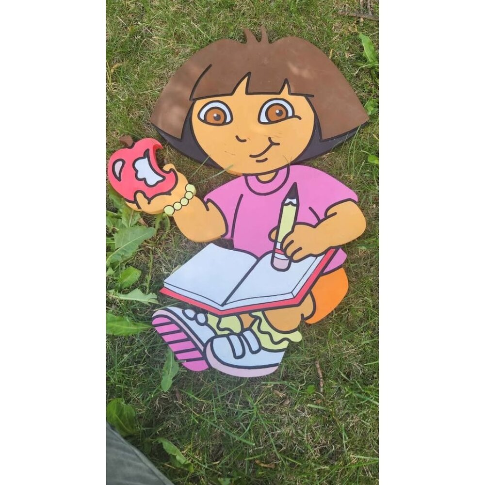 Dora wall‎ hanging vintage